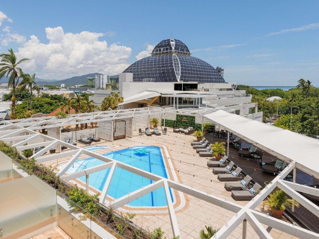 Pullman Reef Hotel Casino Cairns illustration
